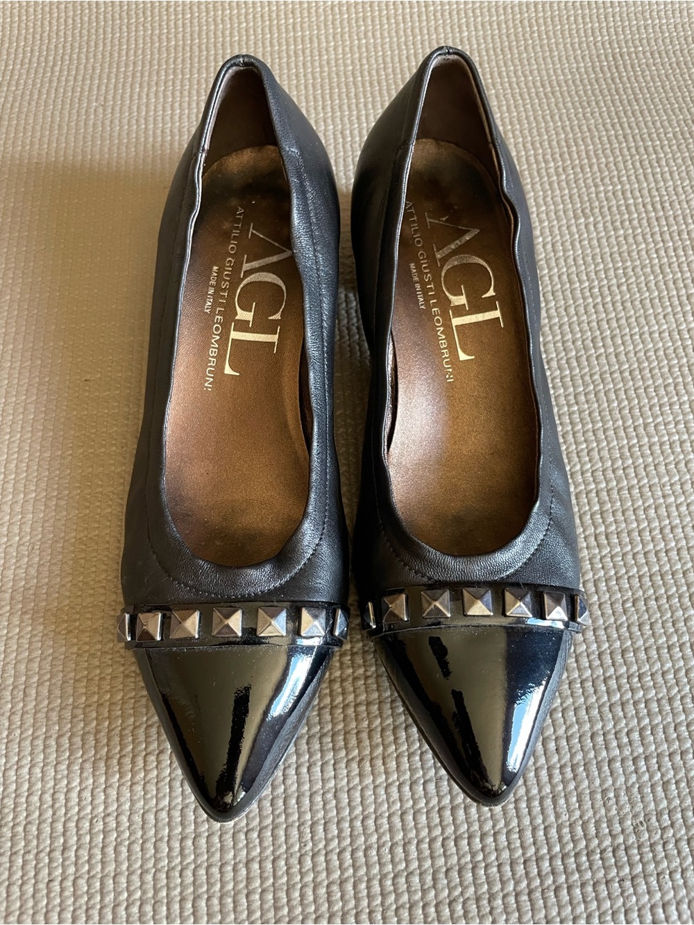 AGL ATTILIO GIUSTI LEOMBRUNI PATENT leather STUD POINTY TOE PUMPS Italy sz 7